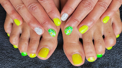 Beauté Moéra - Nail Salon in Saint-Jean-sur-Richelieu, Quebec