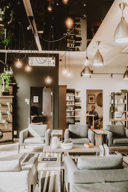 Centre De Beauté Confidence - Nail Salon in Sherbrooke, Quebec