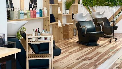 Charm & Champagne Beauty Studio - Nail Salon in New Westminster, British Columbia