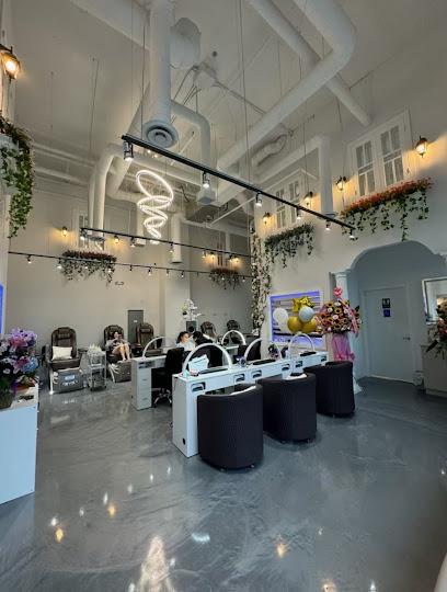 Dl'S Luxe Nail Salon - Nail Salon in Burnaby, British Columbia