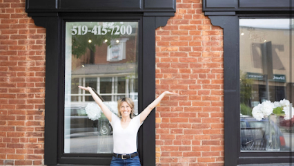 Flaunt Salon & Spa - Nail Salon in Orangeville, Ontario