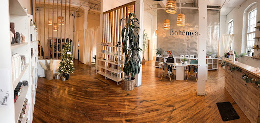 Bohemya Boutique & Soins - Nail Salon in Granby, Quebec