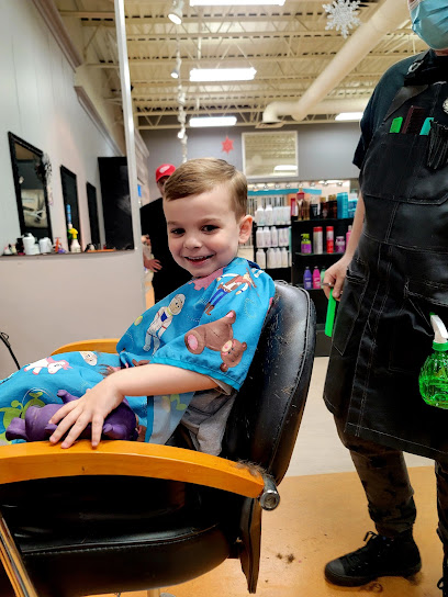 Hollywood Salon Station Mall - Nail Salon in Sault Ste. Marie, Ontario