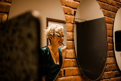 Les Conseils D'Émilie - Nail Salon in Victoriaville, Quebec