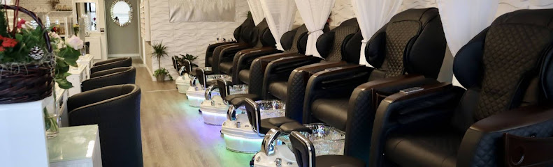 Luxycure Beauty Lounge - Nail Salon in Georgetown, Ontario