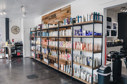 Monroe Centre De Beauté - Nail Salon in Sherbrooke, Quebec