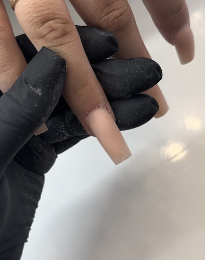 Nailux & Nailux Academy - Nail Salon in New Westminster, British Columbia