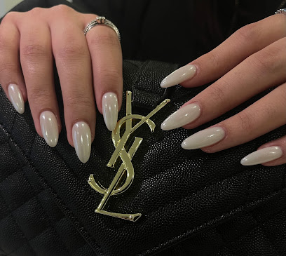 Em Nail Studio - Nail Salon in Oakville, Ontario