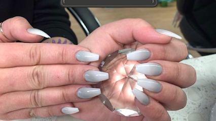 Ongles Pearlina Nails - Nail Salon in Pointe-Claire, Quebec