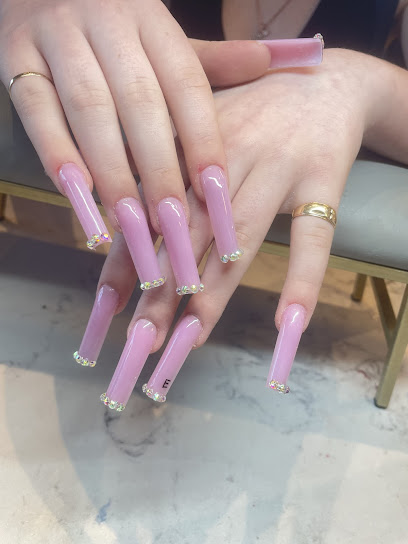 Ongles Queen - Nail Salon in Gatineau, Quebec