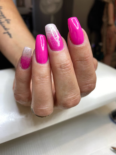 Isabelle Caron - Nail Salon in Repentigny, Quebec