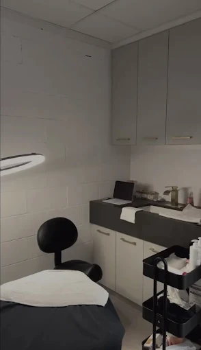 L’Institut Beauté - Nail Salon in Repentigny, Quebec