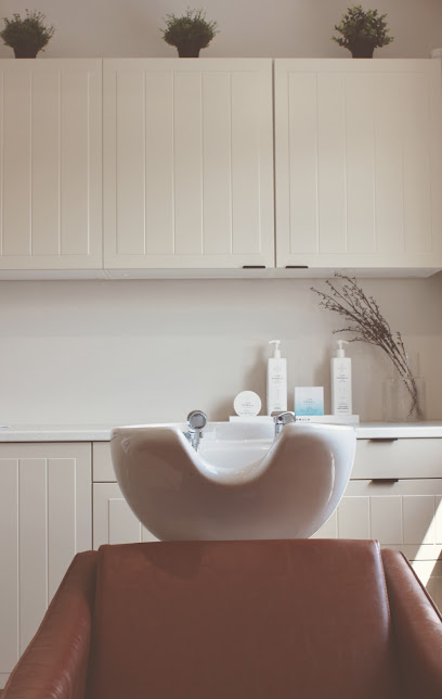 Salon(Le) - Nail Salon in Saint-Eustache, Quebec