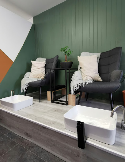 Salon B-Luxe - Nail Salon in Saint-Hyacinthe, Quebec