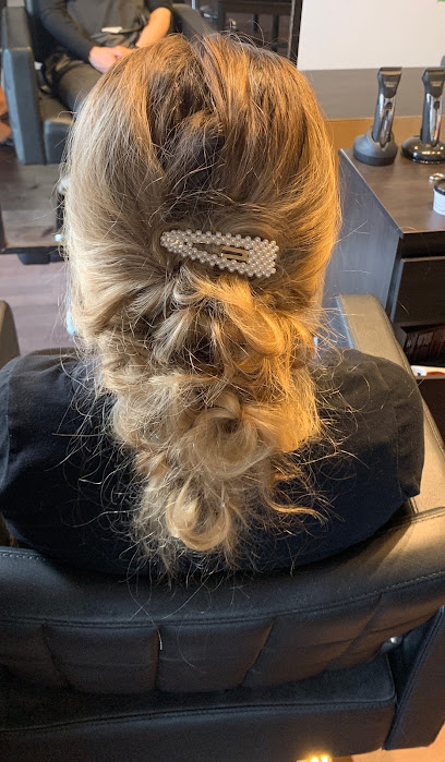 Salon M Toi - Nail Salon in Pointe-Claire, Quebec