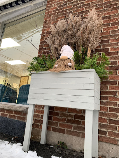 Salon Notre-Dame - Nail Salon in Saint-Jean-sur-Richelieu, Quebec