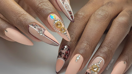 Shahz Nailz Clinique - Nail Salon in Pointe-Claire, Quebec