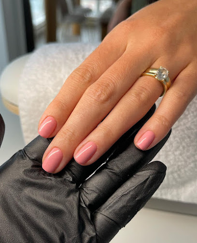 Studio 31 - Nail Salon in Coquitlam, British Columbia