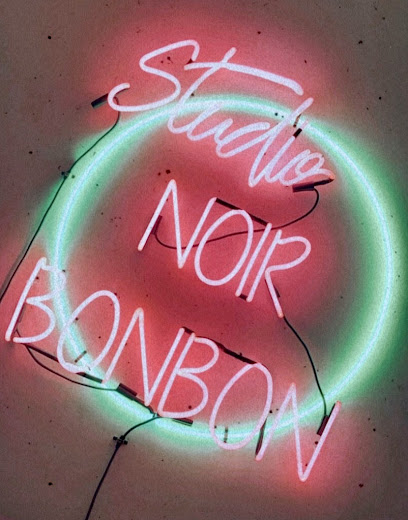 Studio Noir Bonbon - Nail Salon in Saint-Jean-sur-Richelieu, Quebec