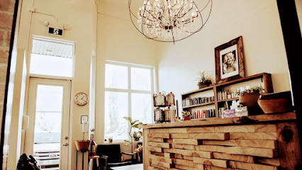 Vanity Collective Salon And Spa - Nail Salon in Spruce Grove, Alberta